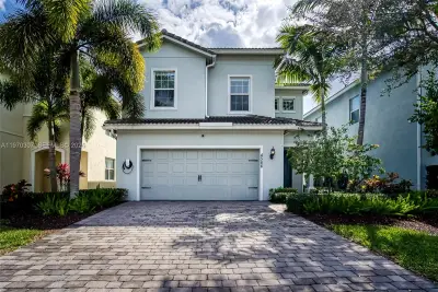 4566 Ficus St, Hollywood: photo 1 of 71