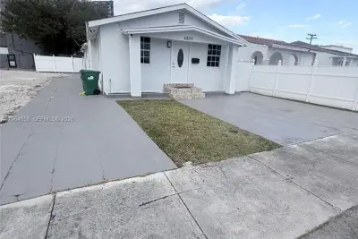 6829 SW 25th St, Miami: photo 1 of 8