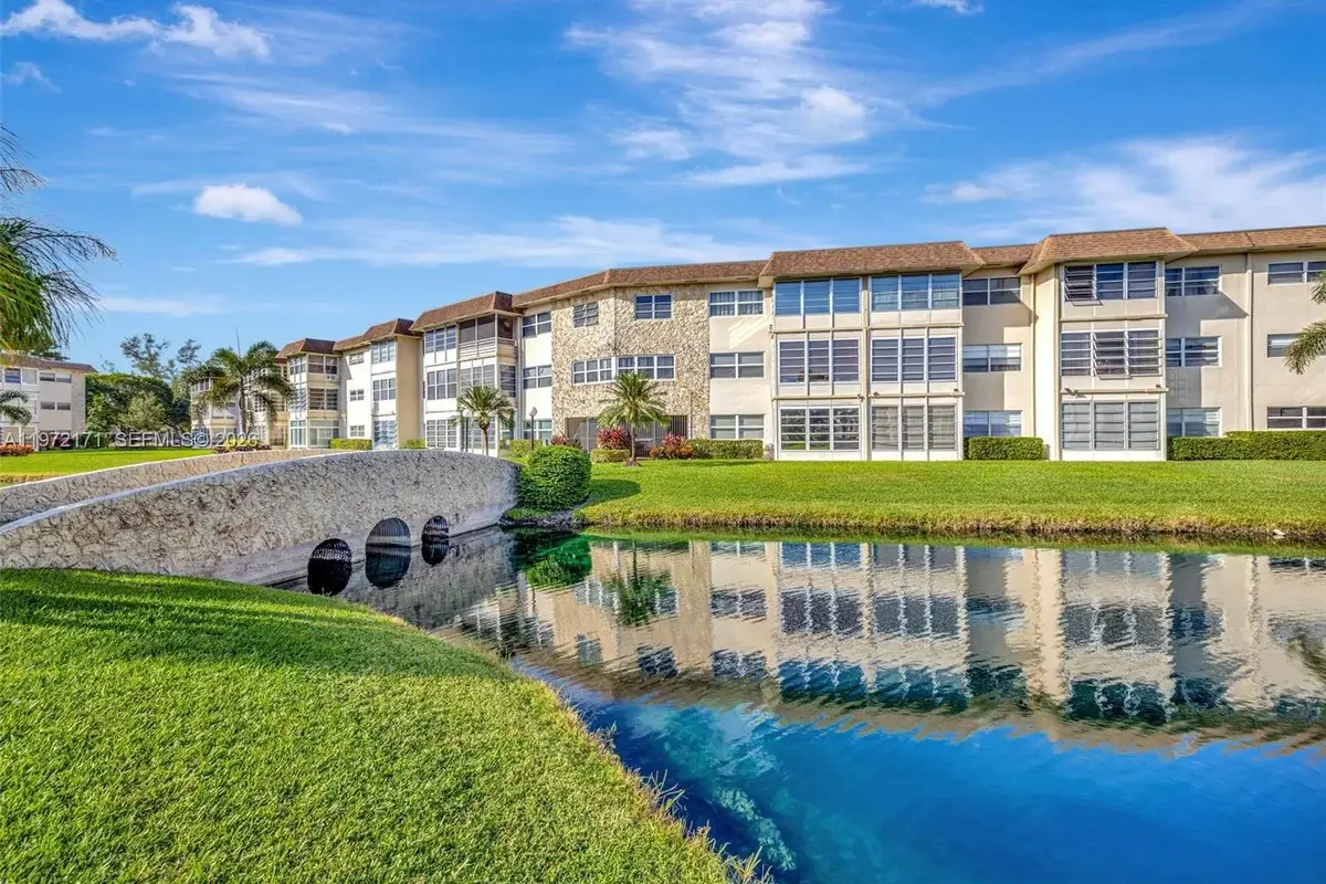 4801 NW 34th St #602, Lauderdale Lakes: photo 1 of 14