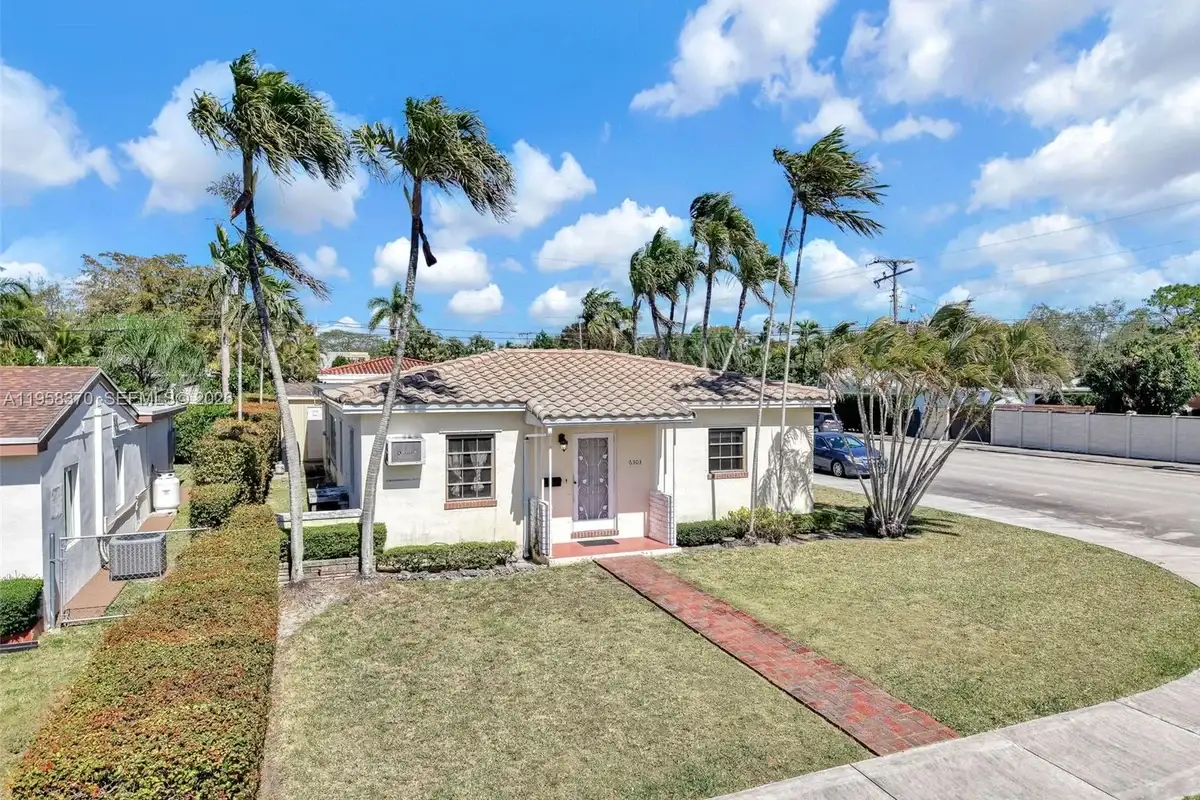 6303 SW 43rd St, South Miami: photo 1 of 29