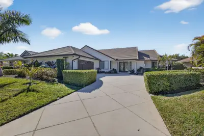 168 Thornton Dr, Palm Beach Gardens: photo 1 of 51