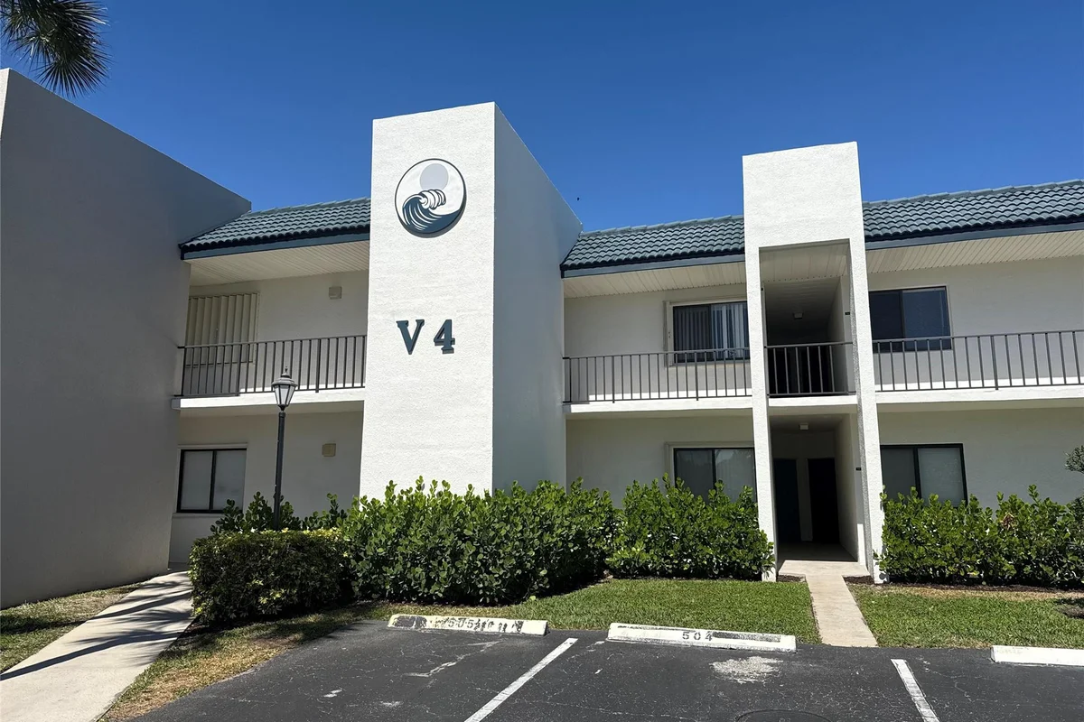 1605 US Hwy 1 V-4 #104, Jupiter: photo 1 of 22
