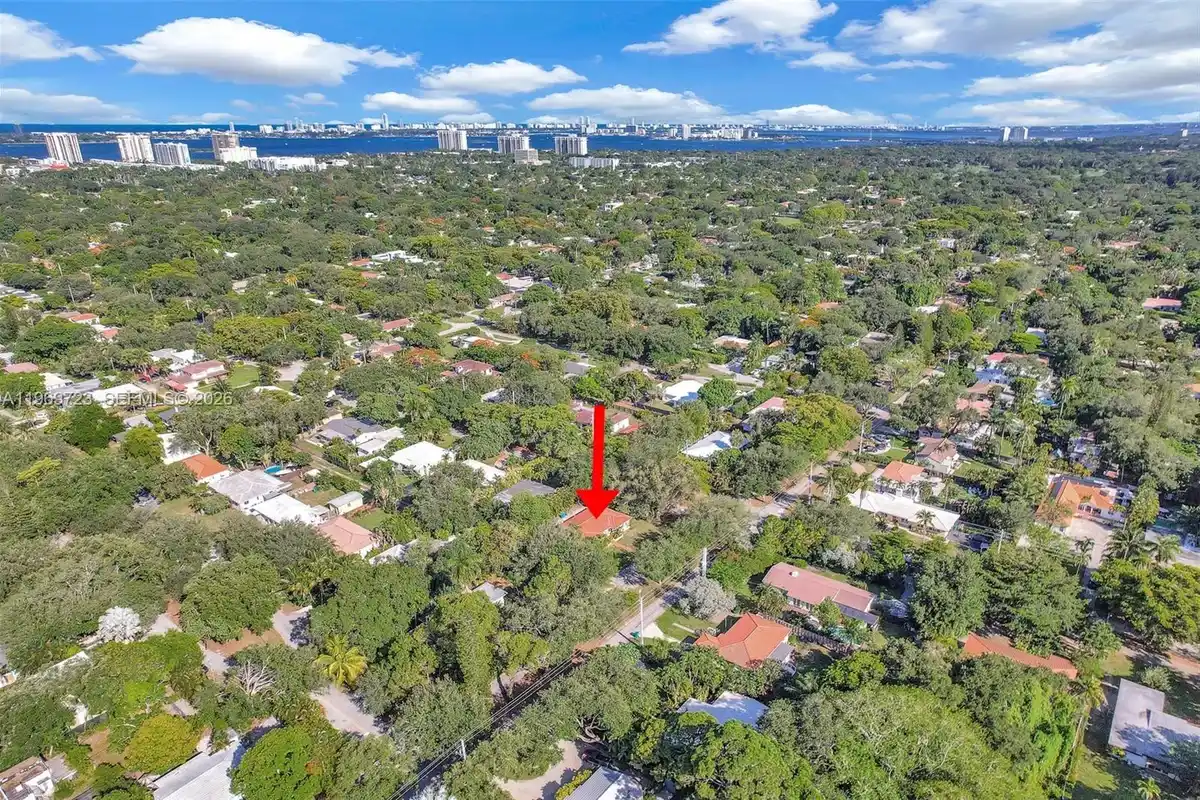 11919 NE 8th Ave, Biscayne Park: photo 1 of 47