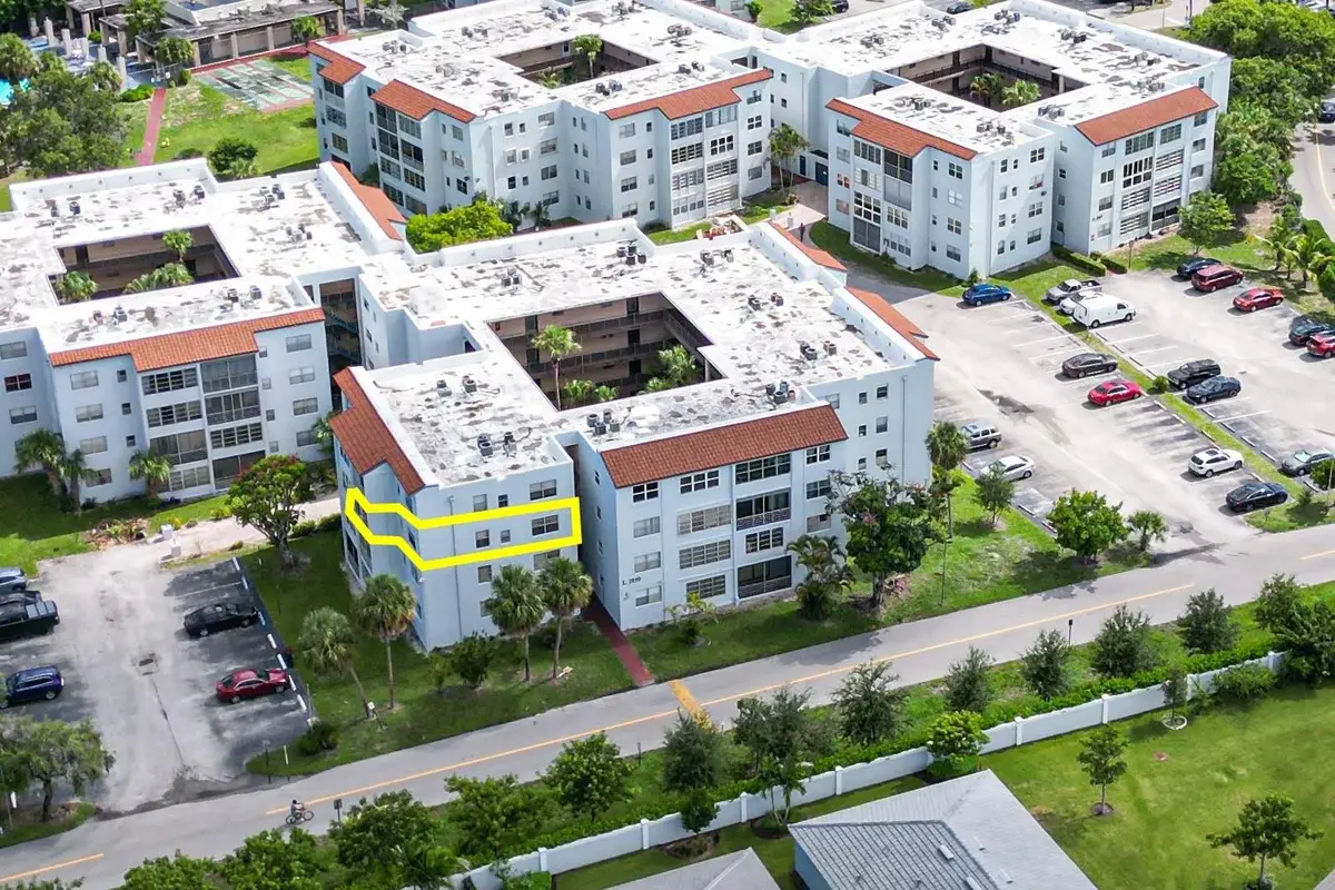2850 Somerset Dr #307L, Lauderdale Lakes: photo 1 of 34