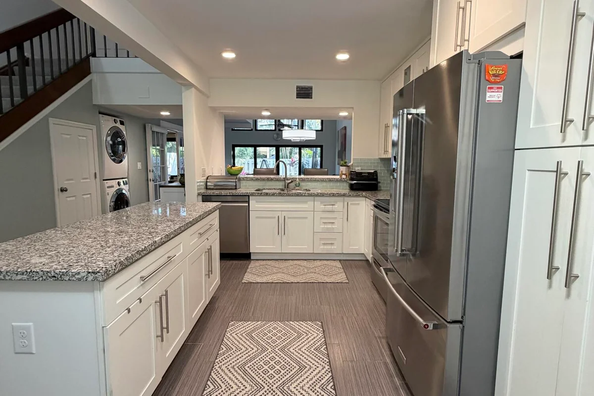 1400 NW 9th Ave #D-28, Boca Raton: photo 1 of 35