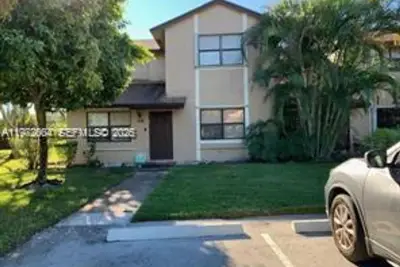 216 Lakeside Cir, Sunrise: photo 1 of 16