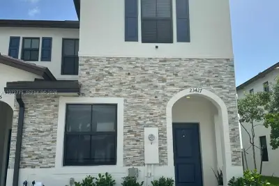 23427 SW 127th Pl, Homestead: photo 1 of 18