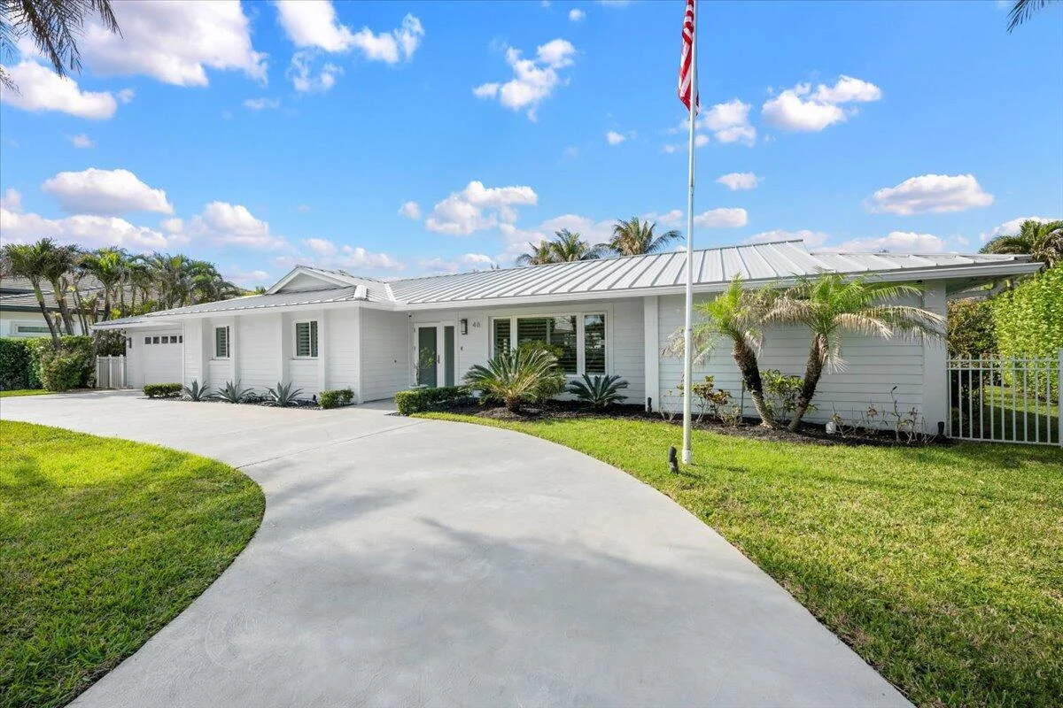 48 Ocean Dr, Jupiter: photo 1 of 33