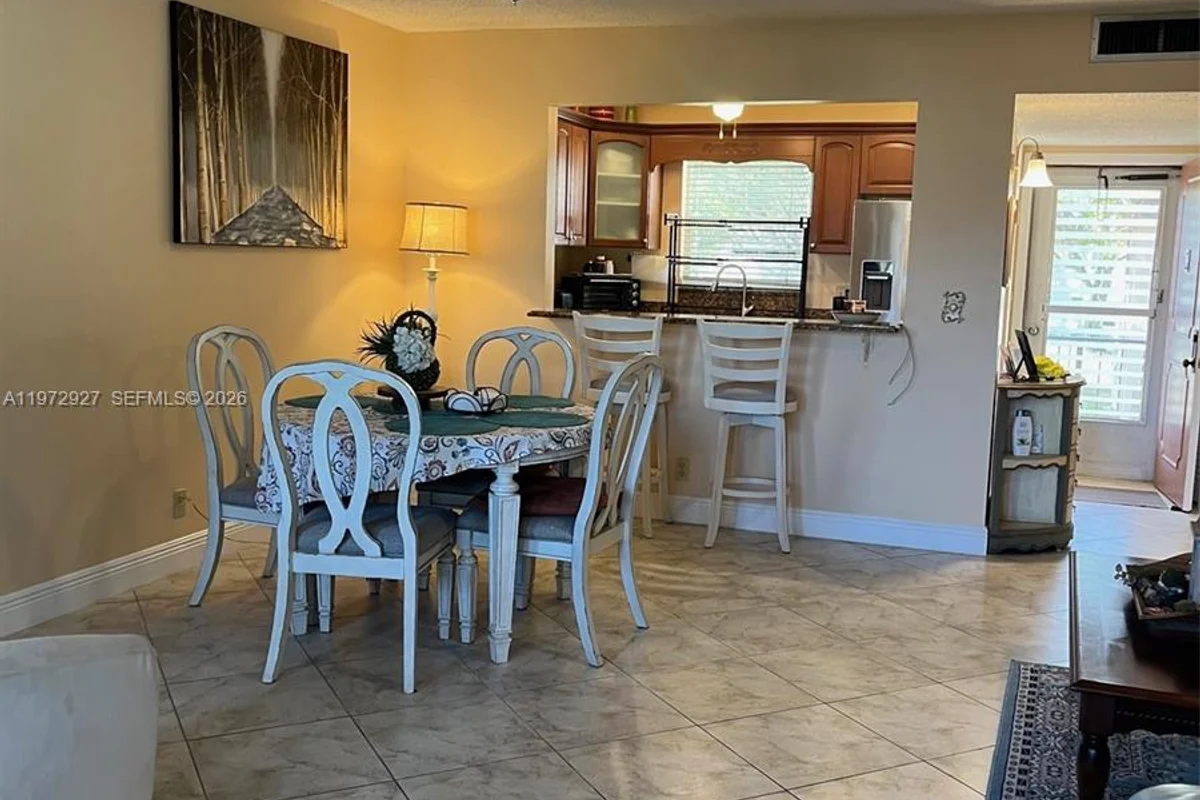 752 Lori Dr #218, Palm Springs: photo 1 of 21