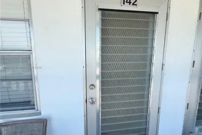 142 Northampton G, West Palm Beach: photo 1 of 12