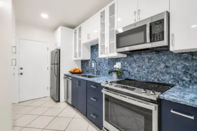 299 SW 7th St #106, Boca Raton: photo 1 of 25