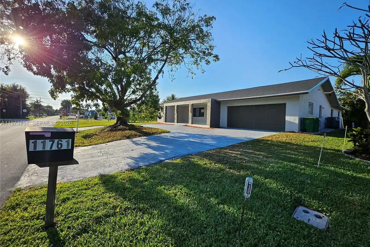11761 NW 27th Ct, Plantation: photo 1 of 60