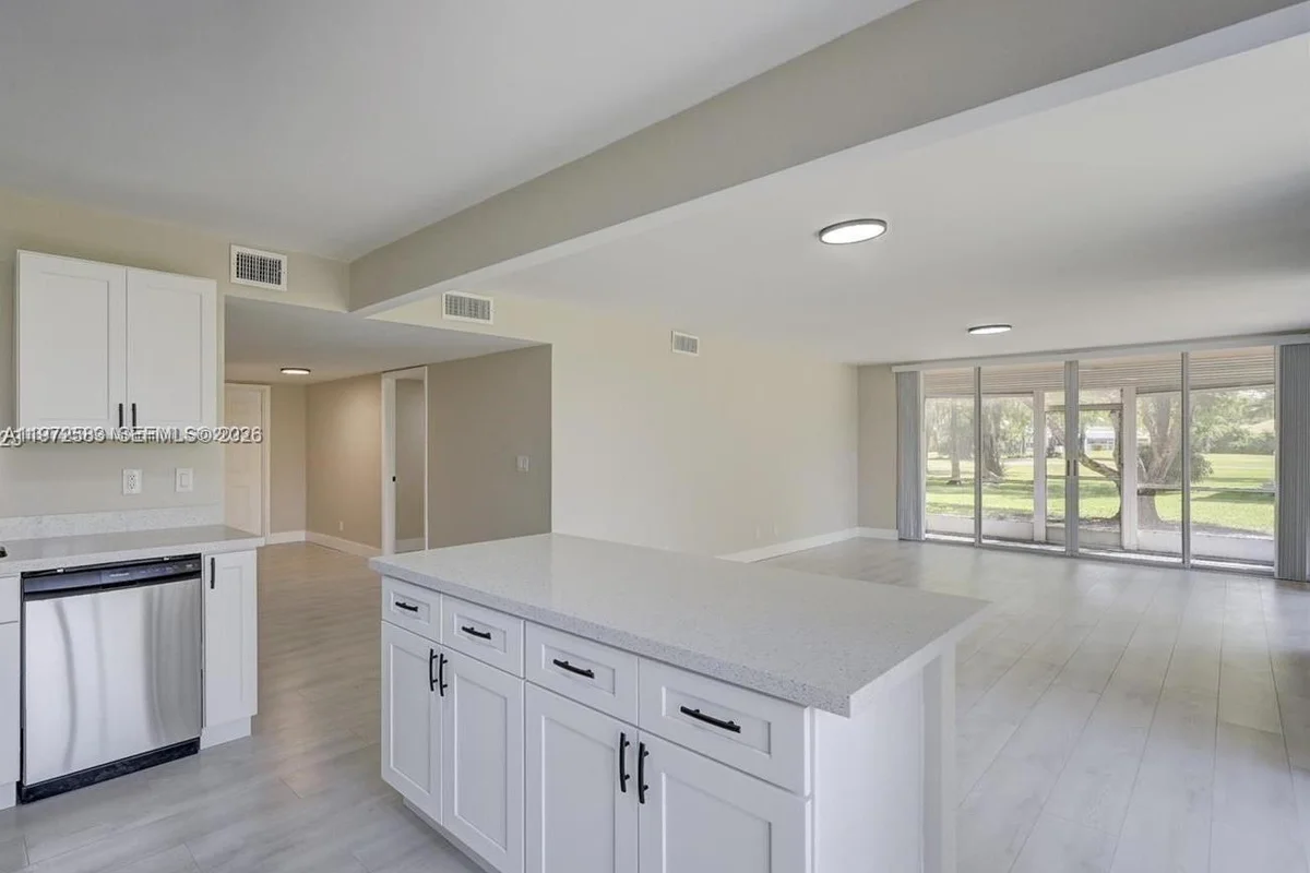 7582 NW 86th Ter #104, Tamarac: photo 1 of 27