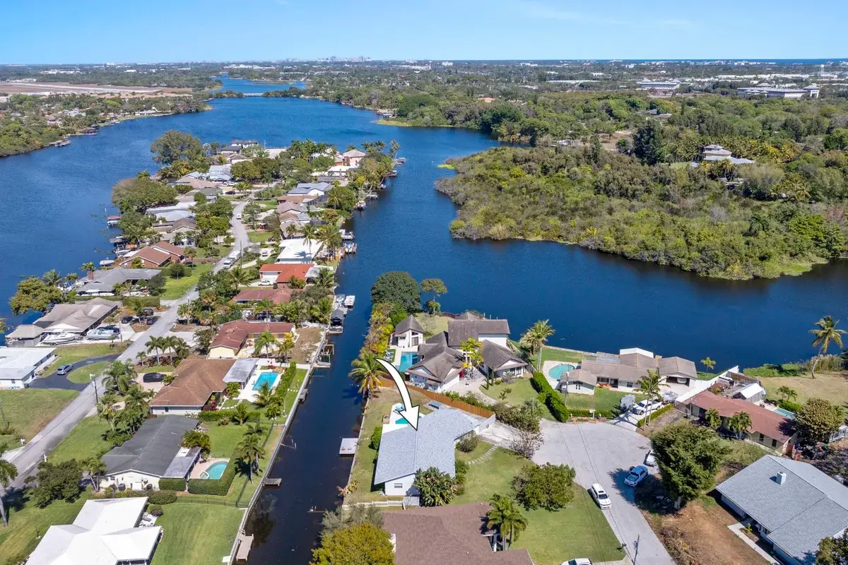 6797 Bayshore Dr, Lake Worth: photo 1 of 34