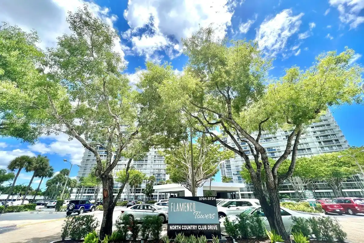 3731 N Country Club Dr #1124, Aventura: photo 1 of 10