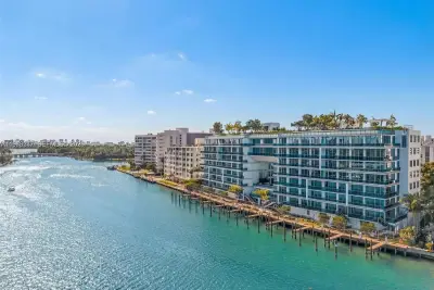 9221 E Bay Harbor Dr #309, Bay Harbor Islands: photo 1 of 34