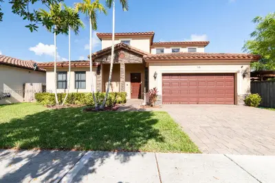 516 SE 35th Ter, Homestead: photo 1 of 25