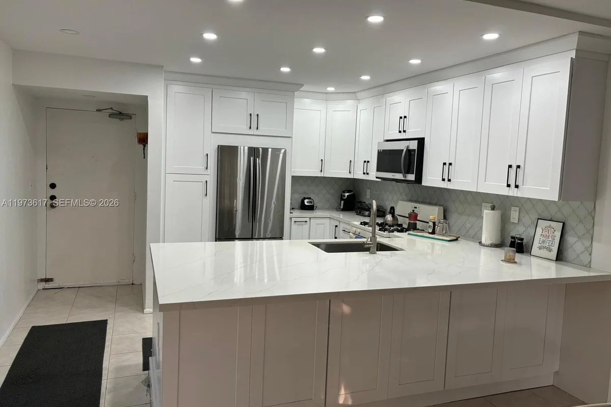 6884 N Kendall Dr #C407, Pinecrest: photo 1 of 10