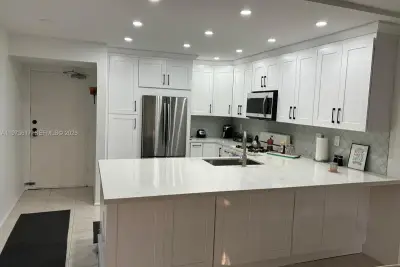 6884 N Kendall Dr #C407, Pinecrest: photo 1 of 10