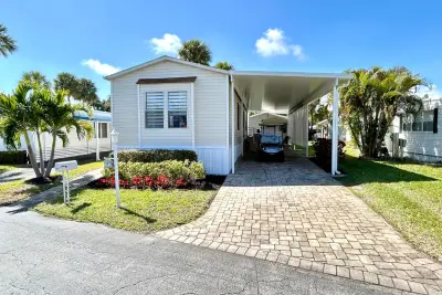 613 Jasmine Ln, Deerfield Beach: photo 1 of 49
