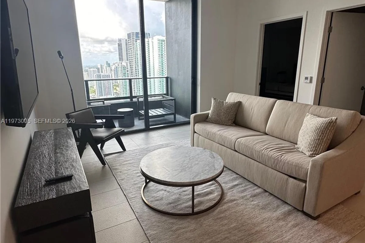 159 NE 6th St #4811, Miami: photo 1 of 43