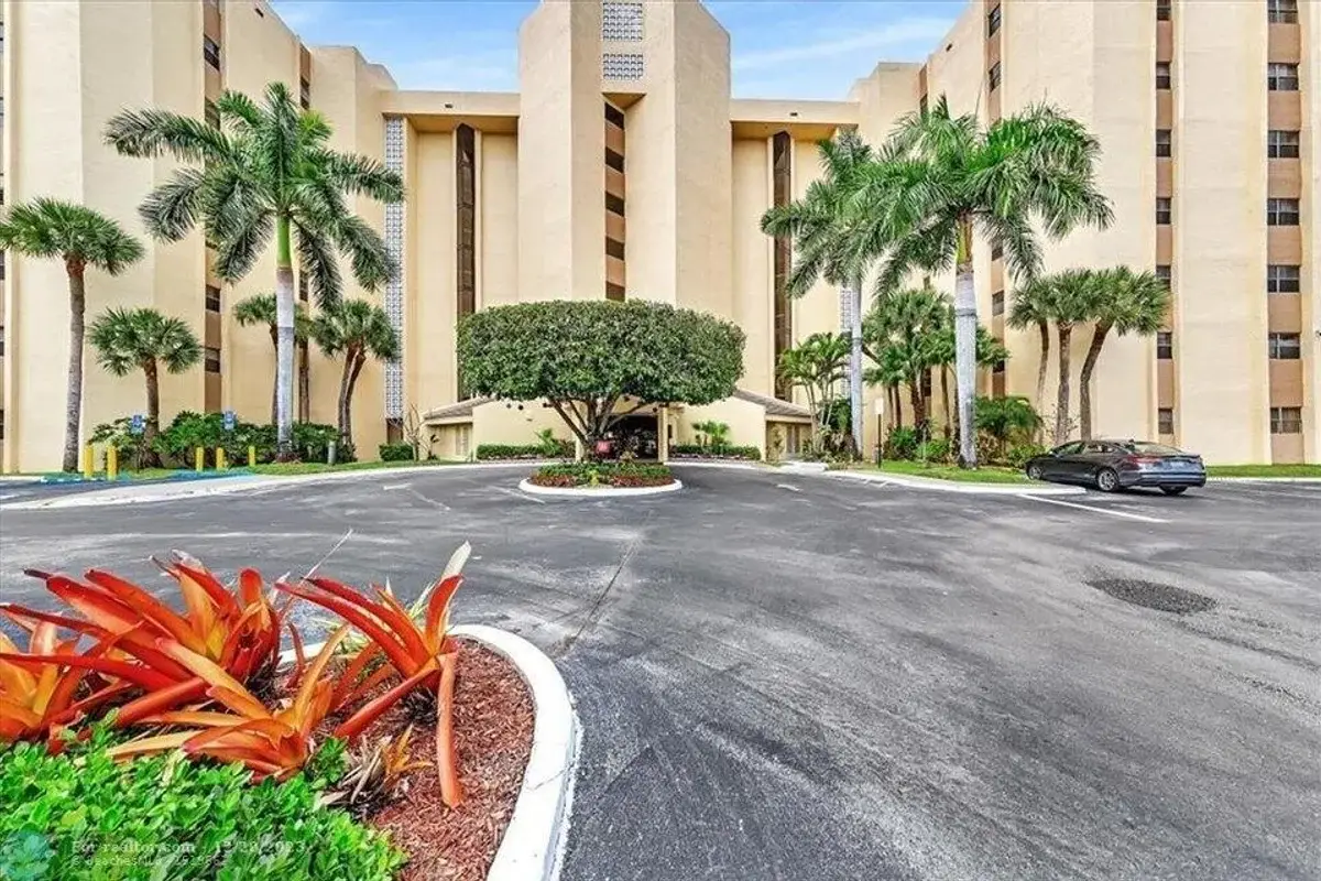 7400 Radice Ct #108, Lauderhill: photo 1 of 27