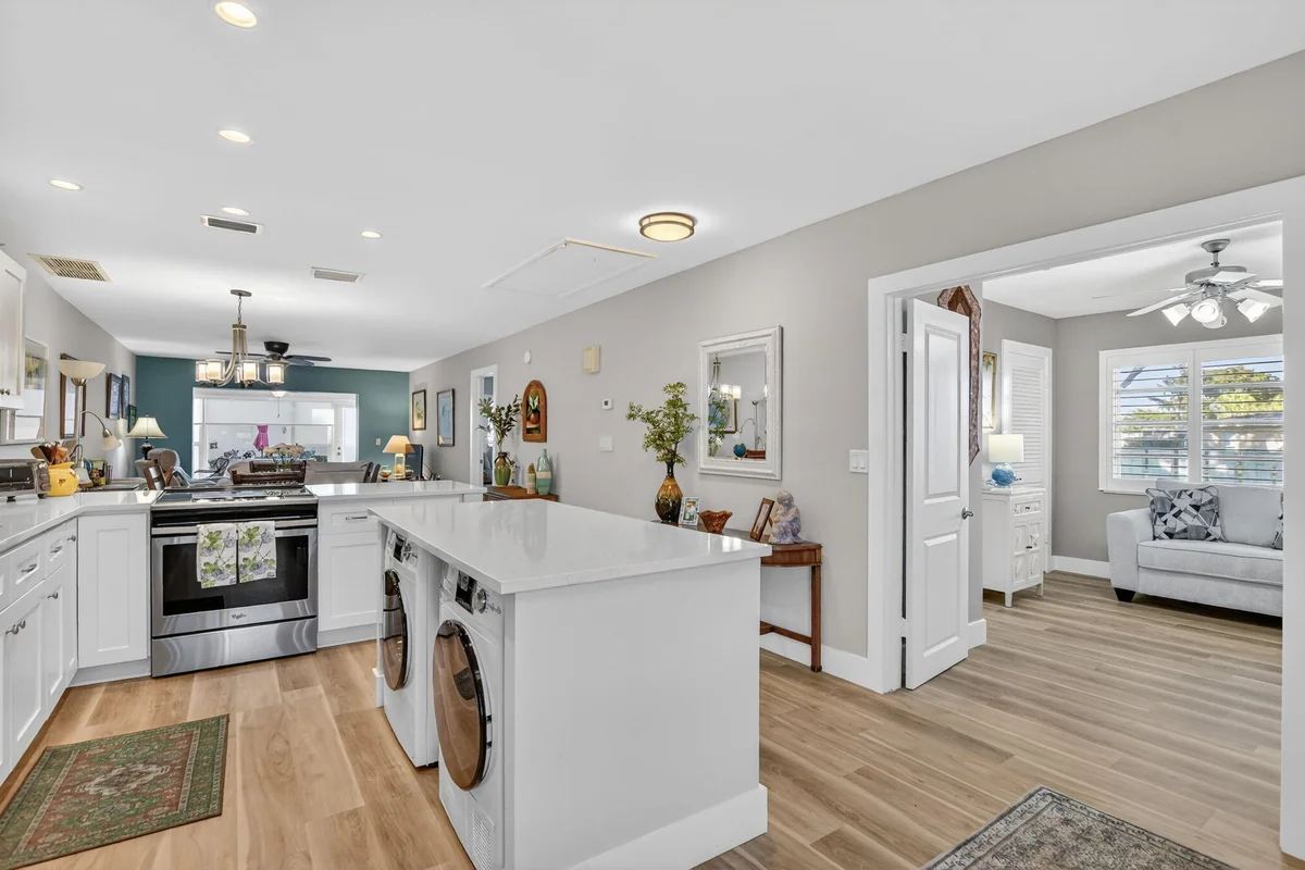 8871 Warwick Dr, Boca Raton: photo 1 of 14