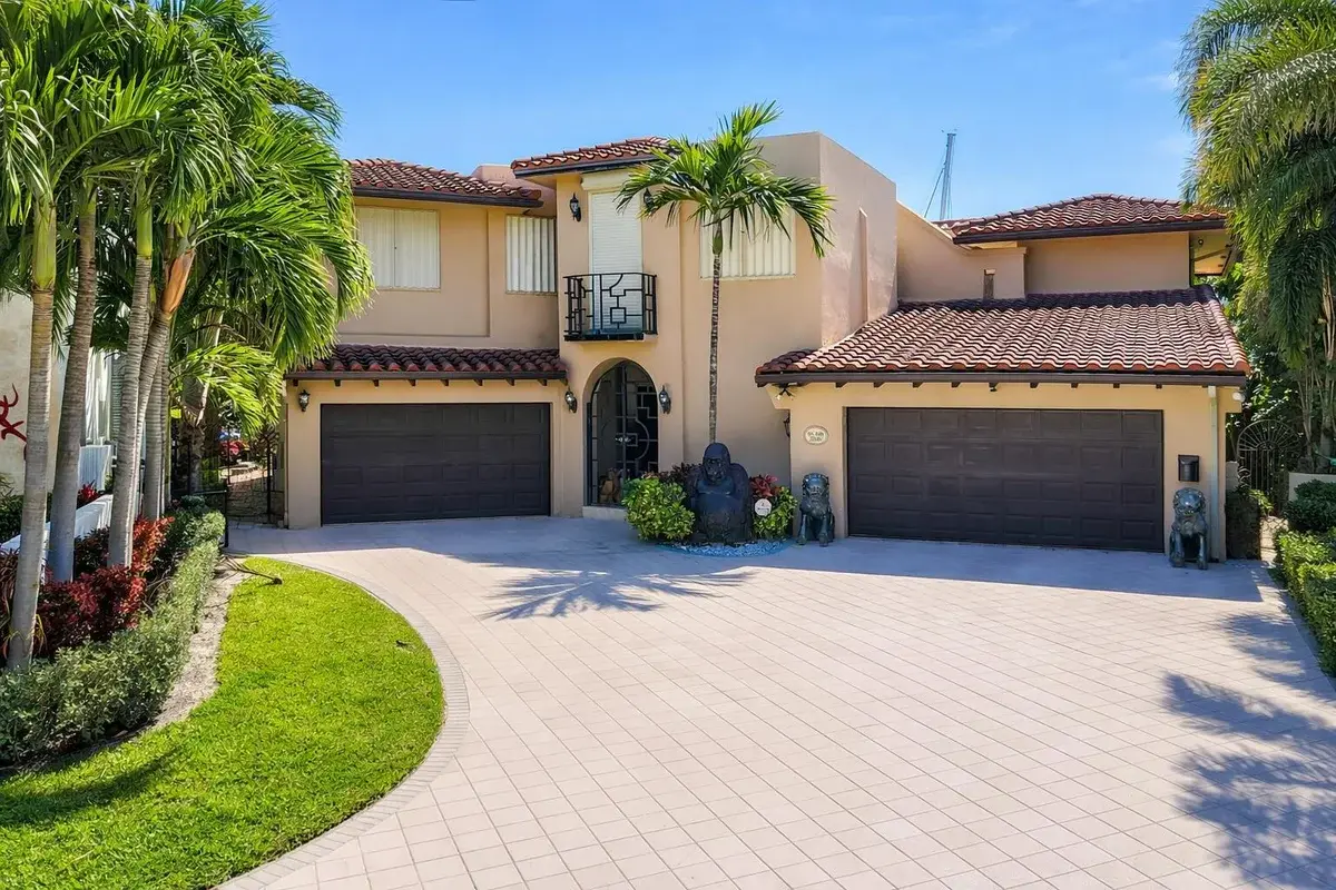2850 NE 44th St, Lighthouse Point: photo 1 of 67