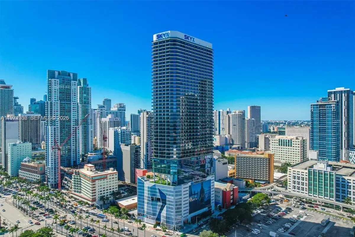 398 NE 5th St #1915, Miami: photo 1 of 22