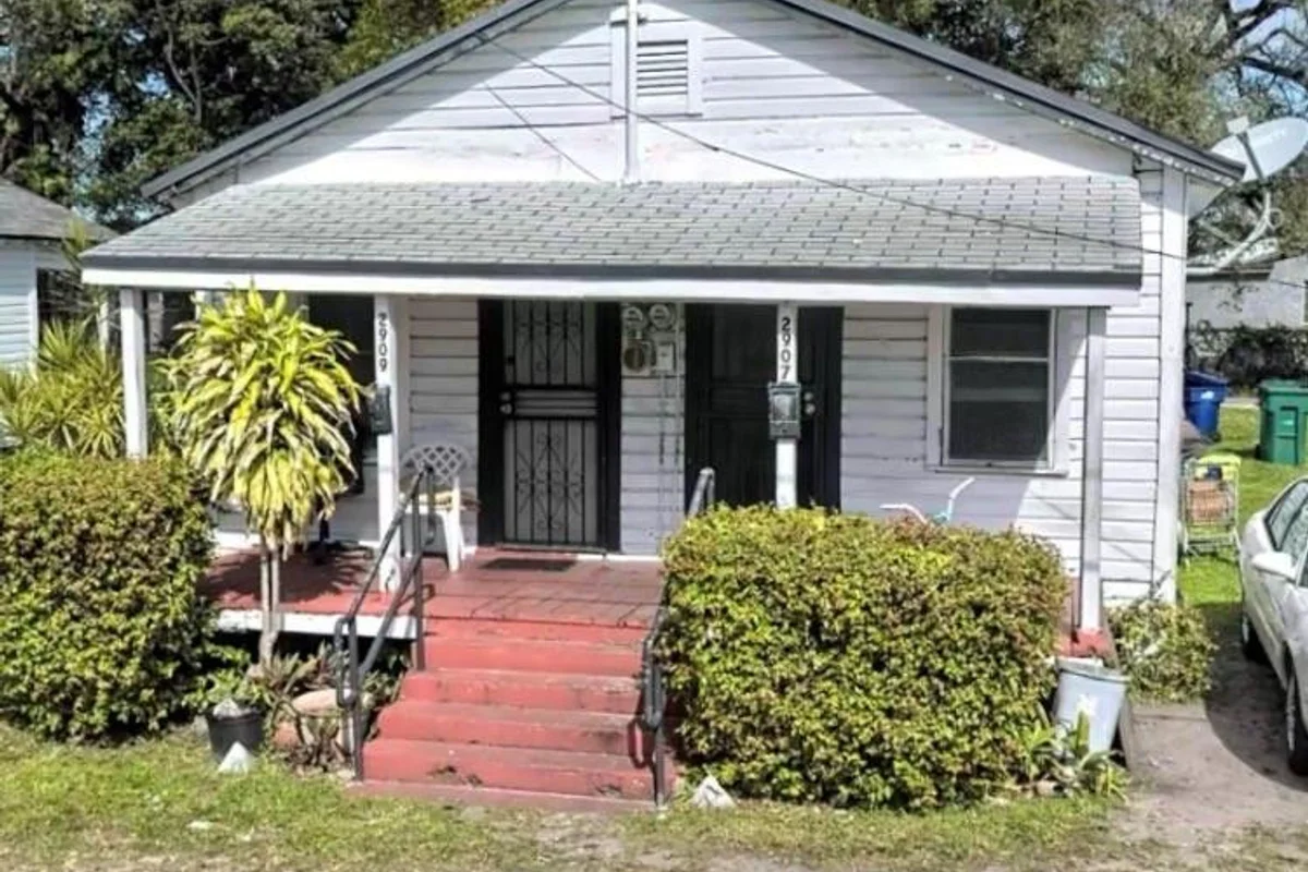 2907 NW 48th St, Miami: photo 1 of 1