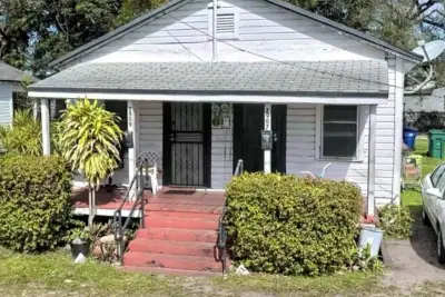 2907 NW 48th St, Miami: photo 1 of 1