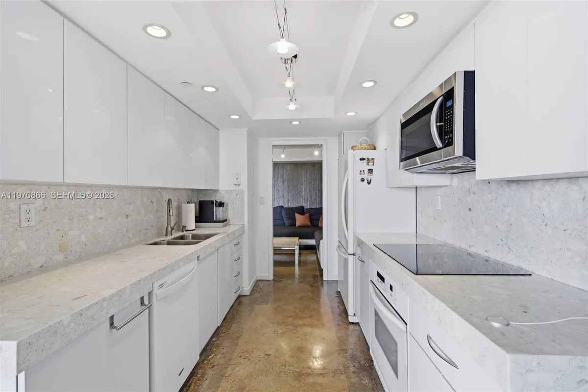2000 Towerside Ter #1408, Miami: photo 1 of 53