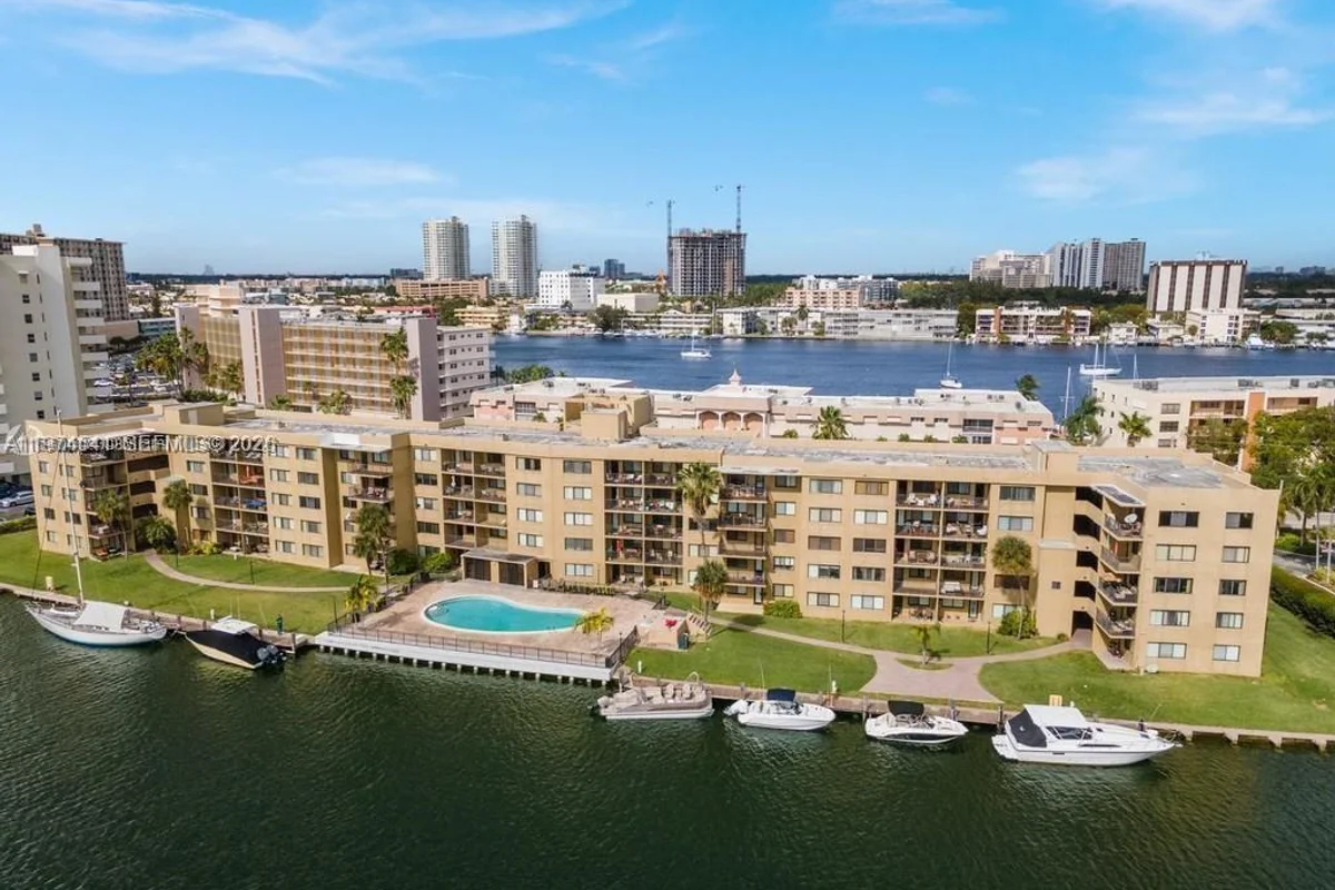 301 Golden Isles Dr #109, Hallandale Beach: photo 1 of 13