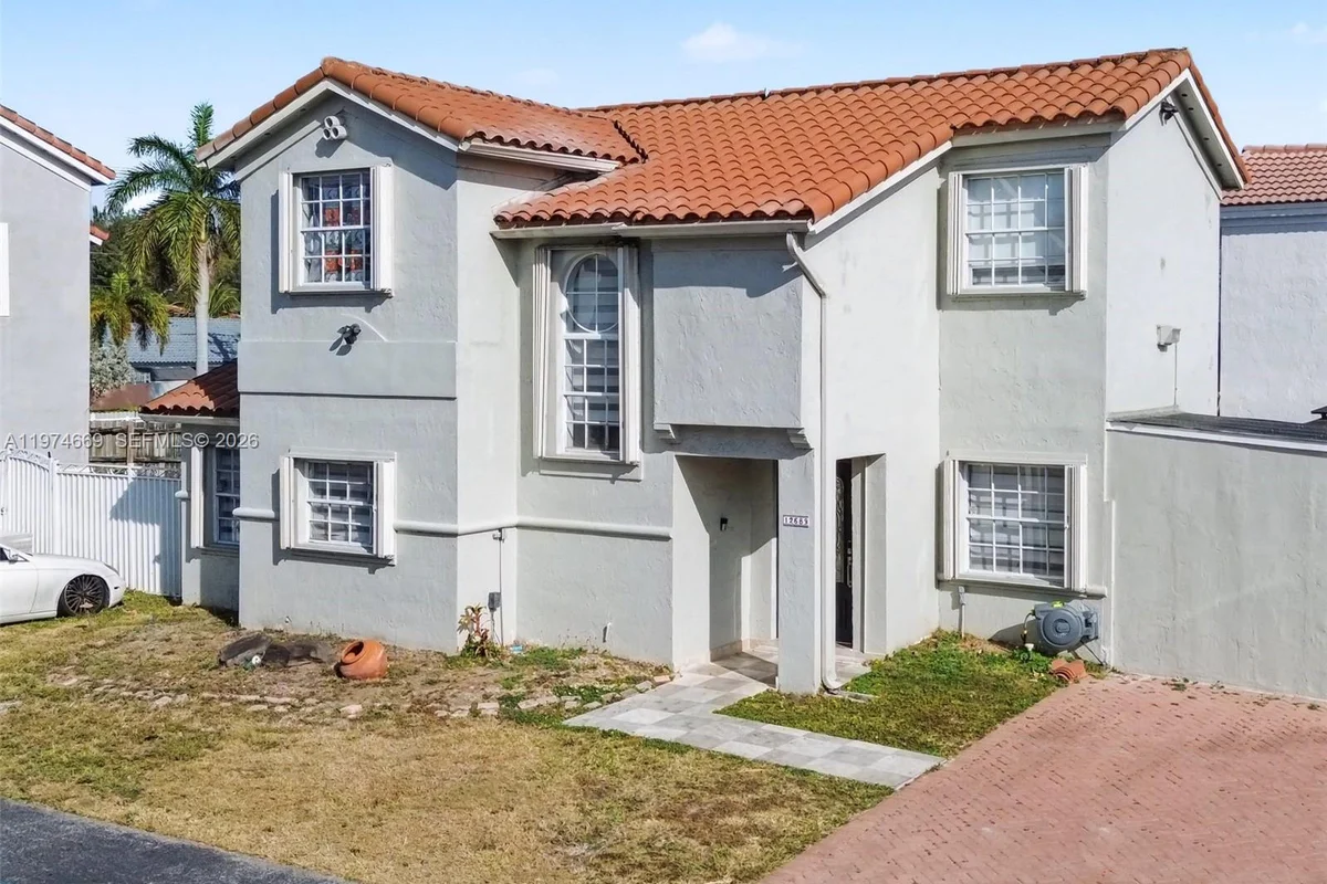 12689 NW 10th Way, Miami: photo 1 of 35