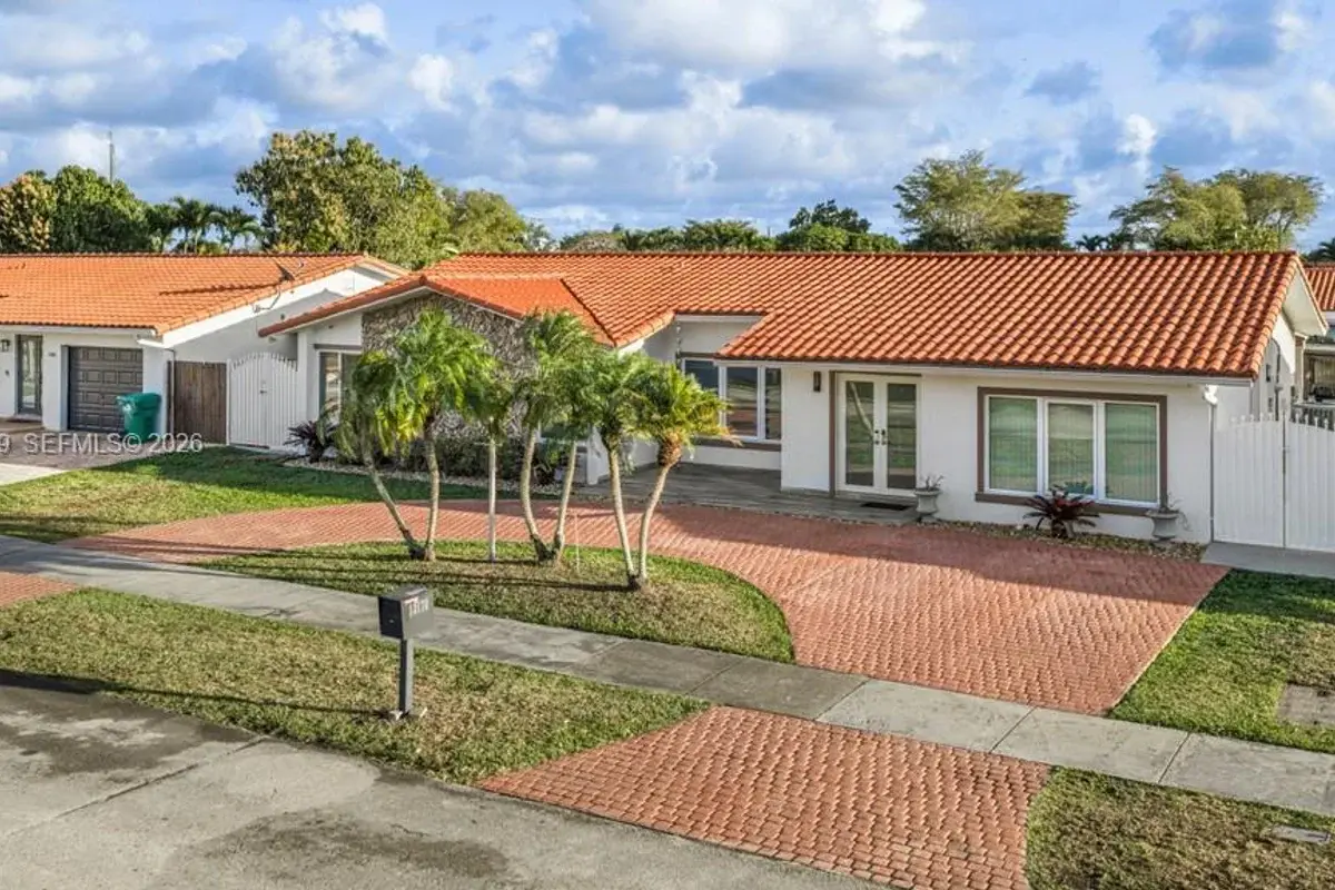 13170 SW 20th St, Miami: photo 1 of 17