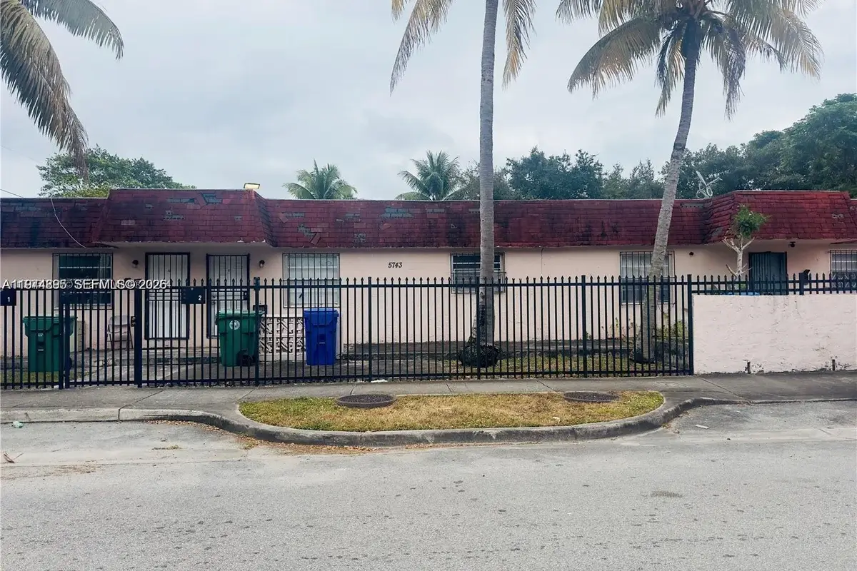 5743 NW 3rd Ave, Miami: photo 1 of 3