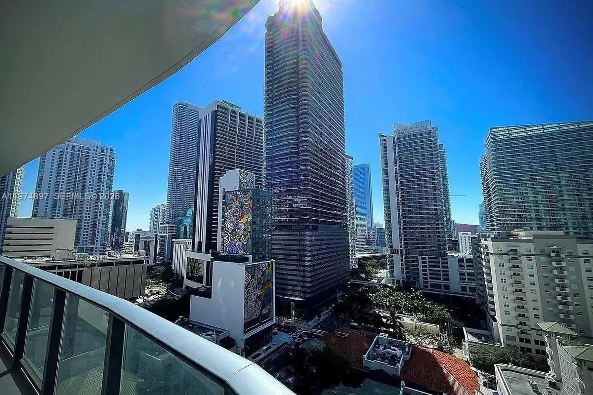 45 SW 9th St #1206, Miami: photo 1 of 25