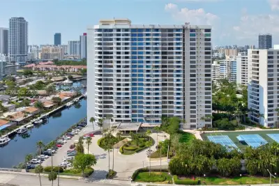 2500 Parkview Dr #1914, Hallandale Beach: photo 1 of 38