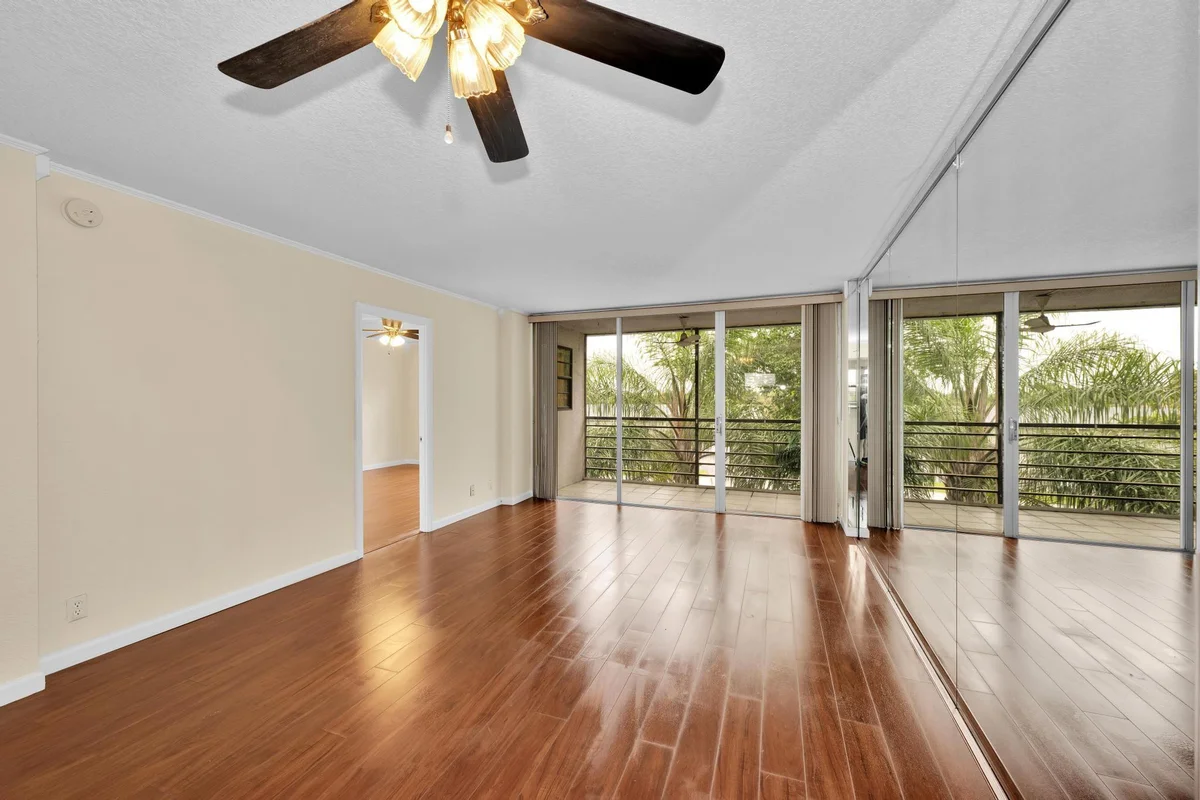 118 Royal Park Dr #4G, Oakland Park: photo 1 of 31