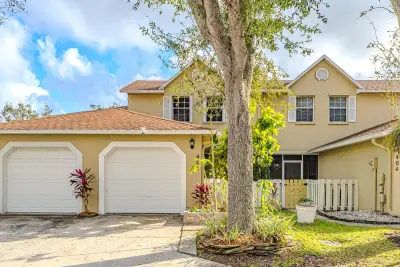 405 Maplewood Dr, Greenacres: photo 1 of 30