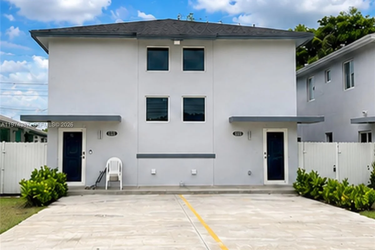 3131 NW 60 St, Miami: photo 1 of 11