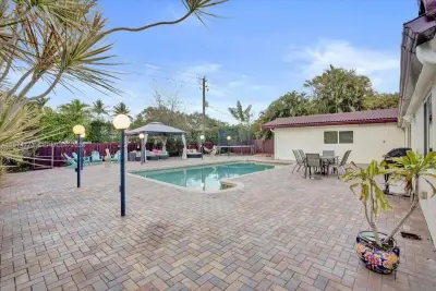 4925 Tyler St, Hollywood: photo 1 of 55