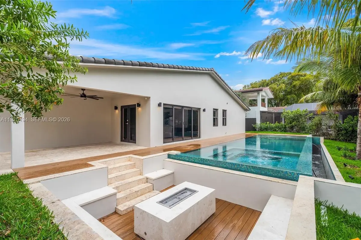 14412 Rosewood Rd, Miami Lakes: photo 1 of 56
