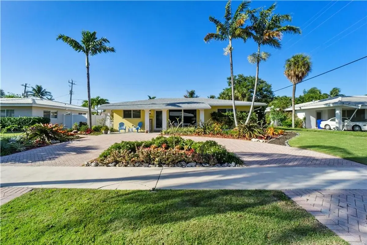 161 SE 5th Ct, Pompano Beach: photo 1 of 64