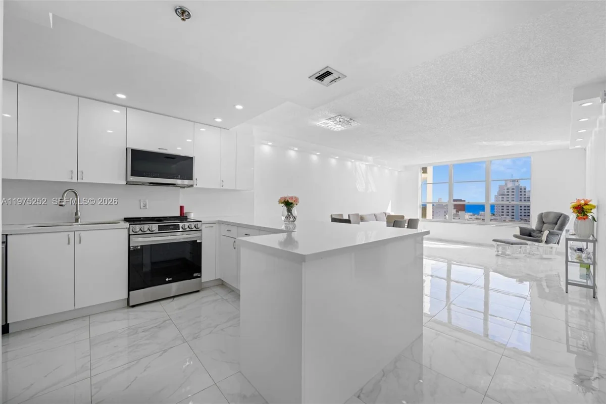 4101 Pine Tree Dr #919, Miami Beach: photo 1 of 25