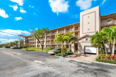 1200 SW 137th Ave #402E, Pembroke Pines: photo 1 of 44