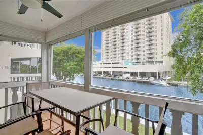 450 Paradise Isle Blvd #204, Hallandale Beach: photo 1 of 40