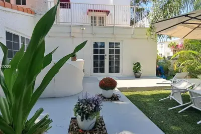 846 Michigan Ave #101, Miami Beach: photo 1 of 48