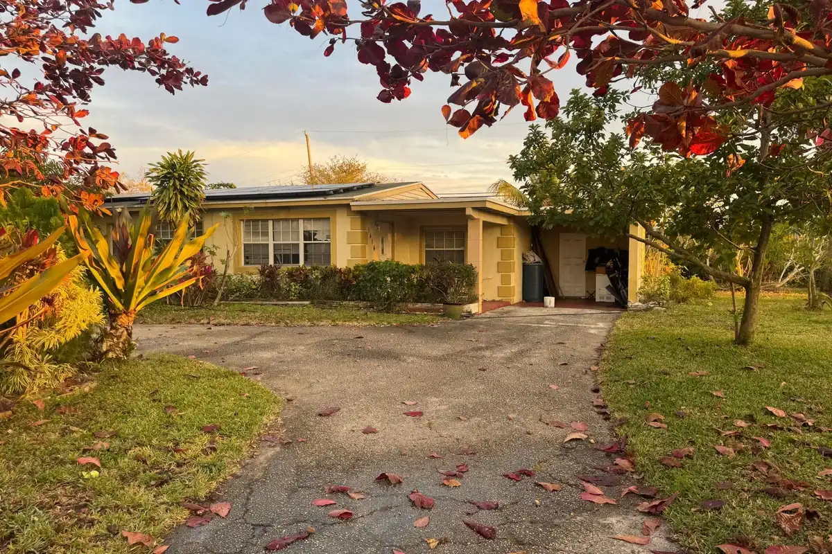 1414 N Seacrest Blvd, Boynton Beach: photo 1 of 1