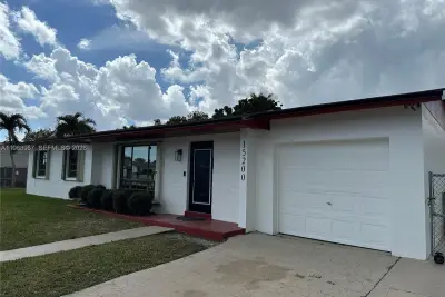 15200 SW 109 Ave, Miami: photo 1 of 21